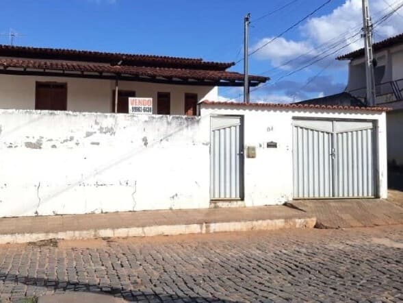 Foto 1 de 15: Terreno em leilão em Caetité - BA, bairro Santa Rita — LOTE 001 IMÓVEL - CAETITÉ / BA