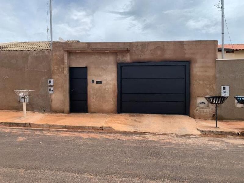 Casa em leilão em Prata - MG, bairro Beverly Hills Ii — LOTE 170 CASA - PRATA