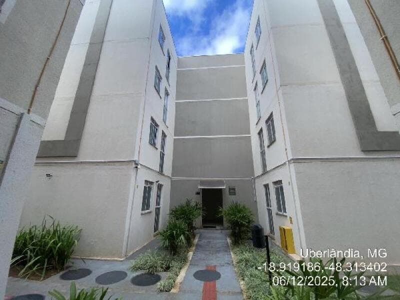 Apartamento em leilão em Uberlândia - MG, bairro Chacaras Tubalina e Quartel — LOTE 182 APARTAMENTO - UBERLANDIA