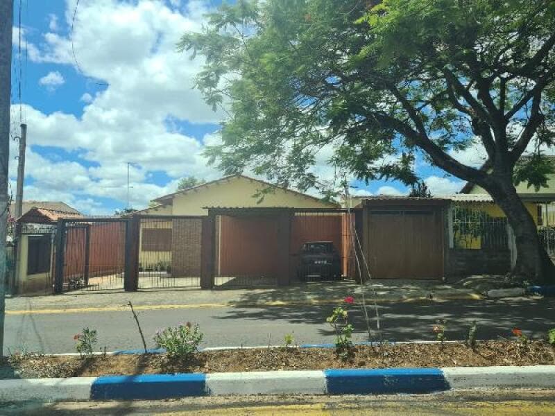 Casa em leilão em Cachoeirinha - RS — LOTE 264 RS - CACHOEIRINHA
