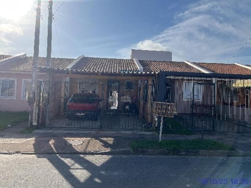 Casa em leilão em Porto Alegre - RS — LOTE 404 RS - PORTO ALEGRE
