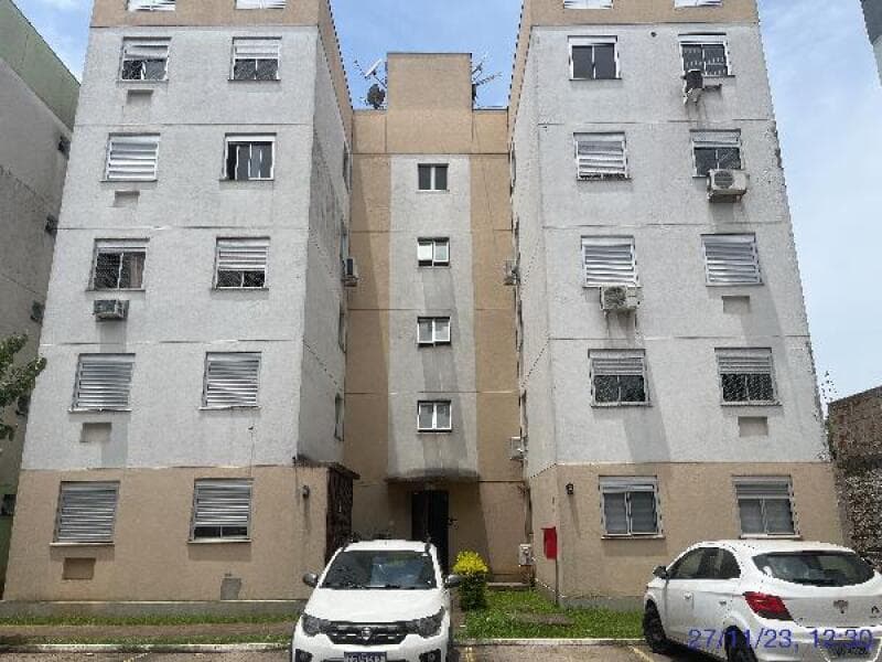 Casa em leilão em Porto Alegre - RS — LOTE 400 RS - PORTO ALEGRE
