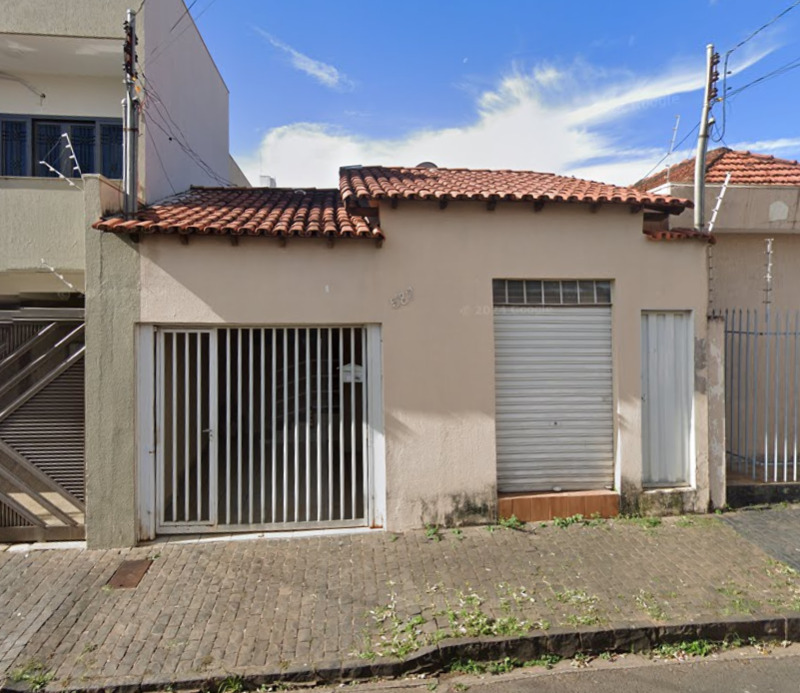 Terreno em leilão em Uberlândia - MG — LOTE 004 FRAÇÃO IDEAL DE 1/2 DO IMÓVEL RESIDENCIAL EM UBERLÂNDIA/MG