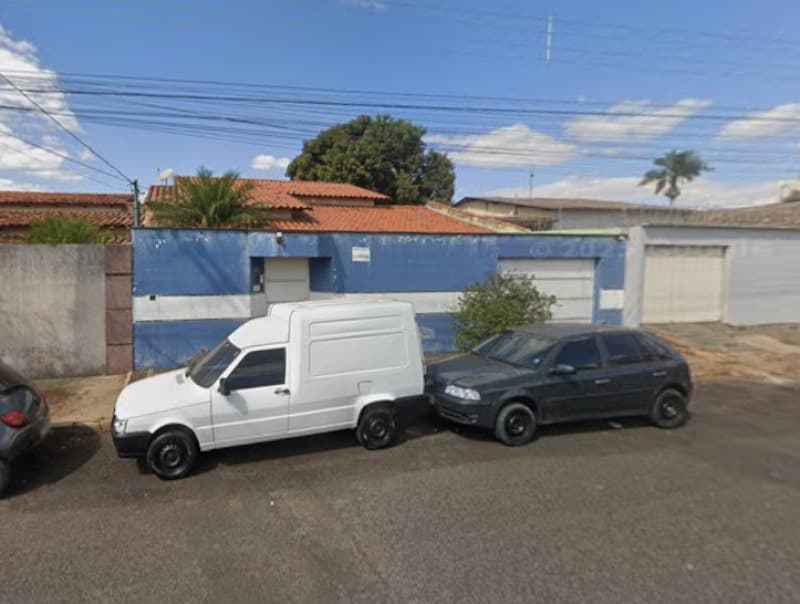 Foto 4 de 4: Terreno em leilão em Uberlândia - MG — LOTE 001 IMÓVEL RESIDENCIAL NO BAIRRO SANTA MÔNICA EM UBERLÂNDIA/MG