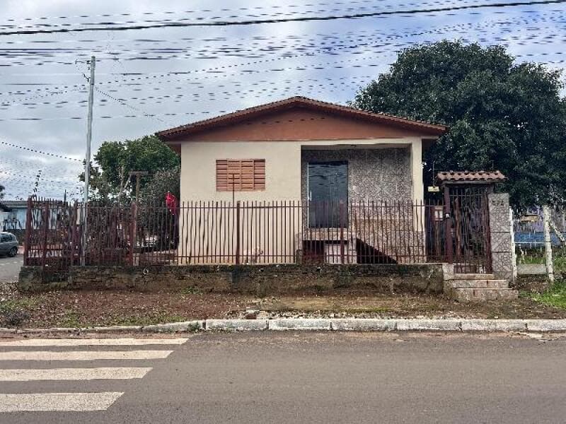 Casa em leilão em Cruz Alta - RS, bairro São Francisco — LOTE 402 RS - CRUZ ALTA