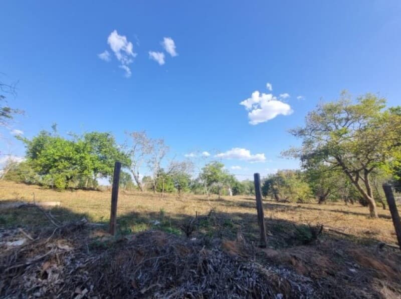 Foto 4 de 6: Terreno em leilão em São Pedro - SP, bairro Cachoeira Samambaia — LOTE 001-2 UM IMÓVEL SITUADO NO LOTEAMENTO CACHOEIRA SAMAMABAIA EM SÃO PEDRO/SP