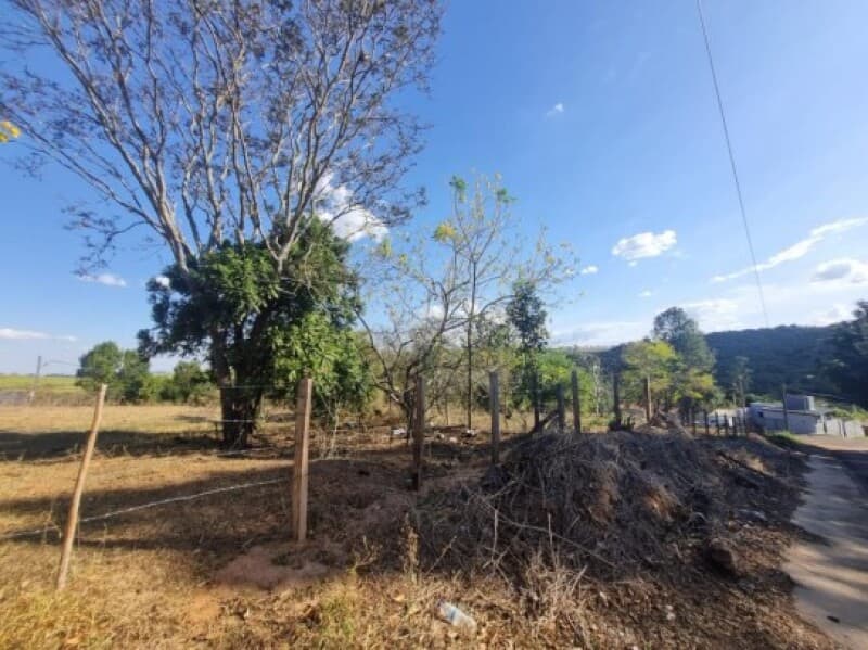 Foto 6 de 6: Terreno em leilão em São Pedro - SP, bairro Cachoeira Samambaia — LOTE 001-2 UM IMÓVEL SITUADO NO LOTEAMENTO CACHOEIRA SAMAMABAIA EM SÃO PEDRO/SP
