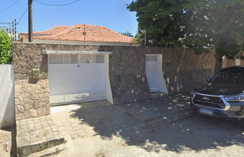 Foto 3 de 3: Casa em leilão em Garanhuns - PE, bairro Heliópolis — LOTE 002 IMÓVEL RESIDENCIAL EM GARANHUNS/PE