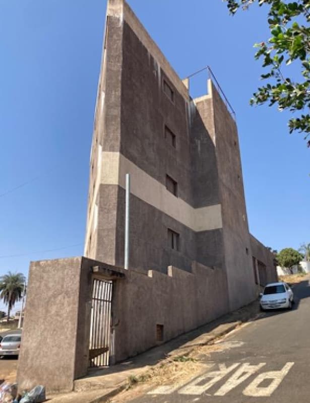 Foto 2 de 20: Comercial em leilão em Patos De Minas - MG, bairro Várzea — LOTE 003 PRÉDIO COM CONSTRUÇÃO INACABADA EM PATOS DE MINAS/MG