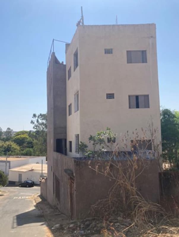 Foto 18 de 20: Comercial em leilão em Patos De Minas - MG, bairro Várzea — LOTE 003 PRÉDIO COM CONSTRUÇÃO INACABADA EM PATOS DE MINAS/MG