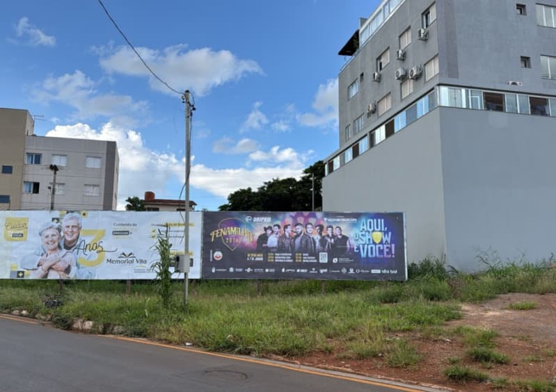 Foto 1 de 2: Terreno em leilão em Patos De Minas - MG, bairro Caiçaras — LOTE 001 UM TERRENO COM ÁREA DE 498,14M² NO BAIRRO CAIÇARAS EM PATOS DE MINAS/MG