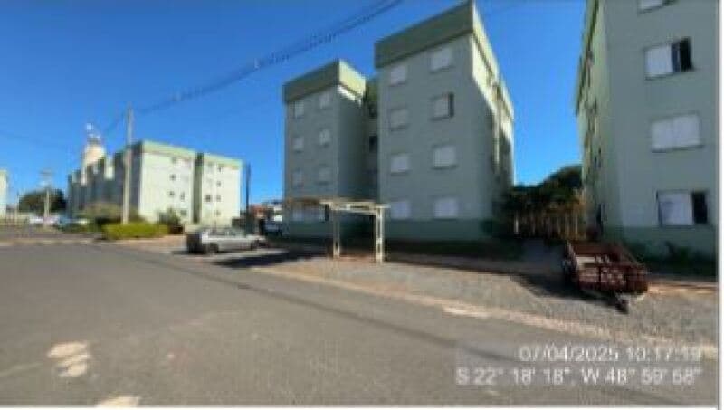 Foto 5 de 16: Apartamento em leilão em Bauru - SP — LOTE 001 Os direitos aquisitivos da executada sobre o imóvel Apto 311, Bl 03, Cond. Resid Eucaliptos