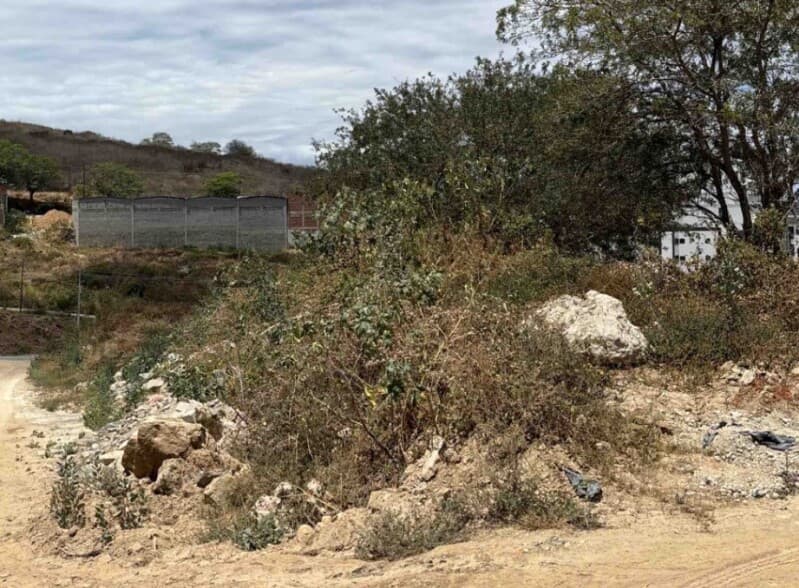 Foto 1 de 3: Terreno em leilão em Caruaru - PE, bairro Indianopolis — LOTE 001 Lote em Leilão Judicial