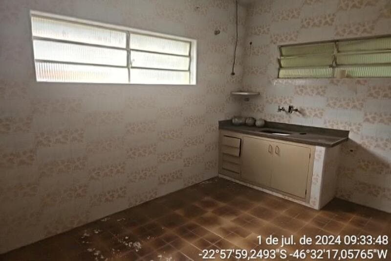 Foto 11 de 16: Terreno em leilão em Bragança Paulista - SP — LOTE 005 IMÓVEL, URBANO, LOCALIZADO NA RUA APARÍCIO VALLE, Nº 195, JARDIM NOVA BRAGANÇA, BRAGANÇA PA