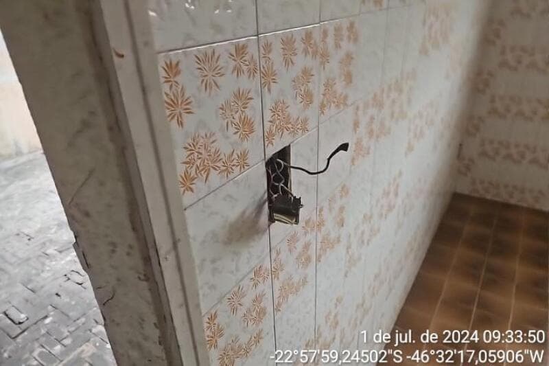 Foto 12 de 16: Terreno em leilão em Bragança Paulista - SP — LOTE 005 IMÓVEL, URBANO, LOCALIZADO NA RUA APARÍCIO VALLE, Nº 195, JARDIM NOVA BRAGANÇA, BRAGANÇA PA
