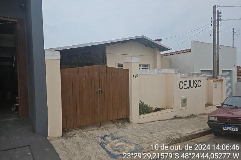 Foto 1 de 18: Terreno em leilão em Angatuba - SP — LOTE 007 IMÓVEL URBANO, LOCALIZADO NA RUA IRMÃOS BASILE, 390, CENTRO, MUNICÍPIO DE ANGATUBA/SP