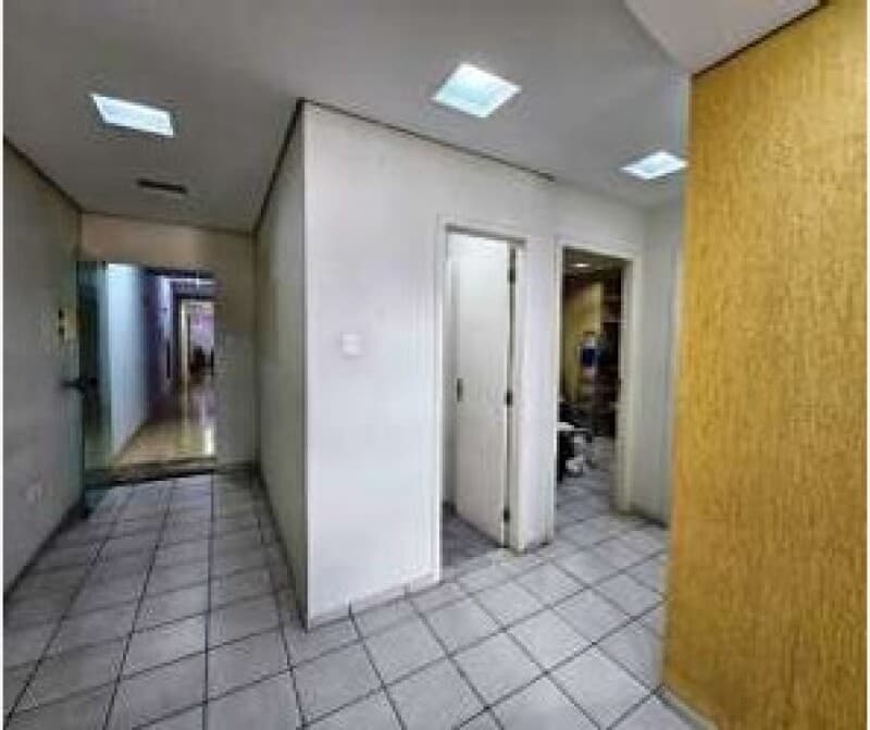 Foto 3 de 12: Comercial em leilão em Taubaté - SP — LOTE 001 Sala comercial