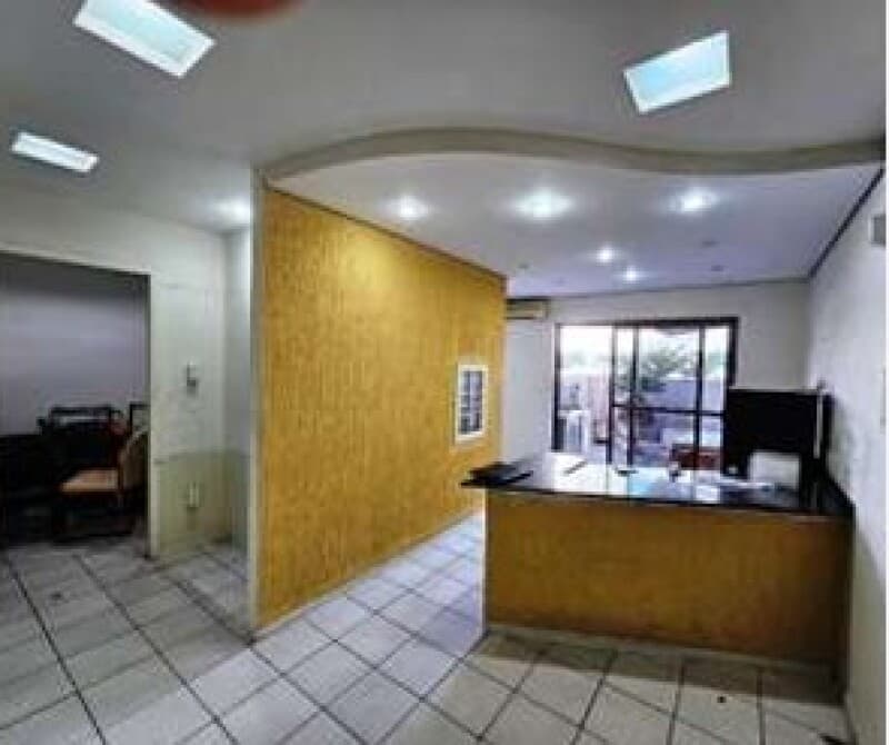 Foto 6 de 12: Comercial em leilão em Taubaté - SP — LOTE 001 Sala comercial
