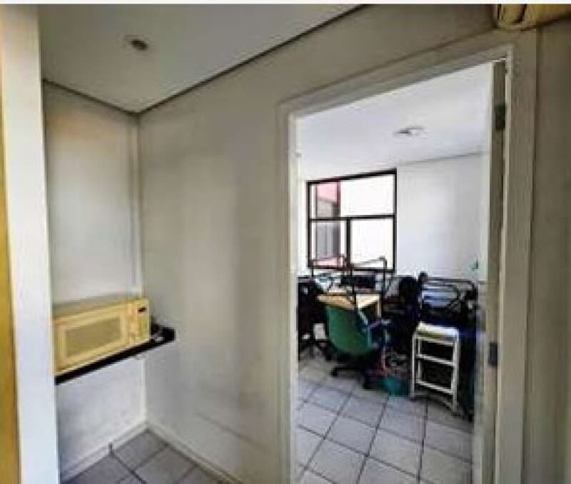Foto 7 de 12: Comercial em leilão em Taubaté - SP — LOTE 001 Sala comercial