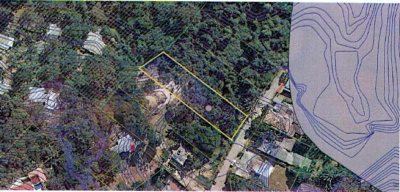 Foto 1 de 3: Terreno em leilão em Ilhabela - SP — LOTE 001 Terreno Localizado na Travessa da Raposa, 35 · Zabumba (lado sul)