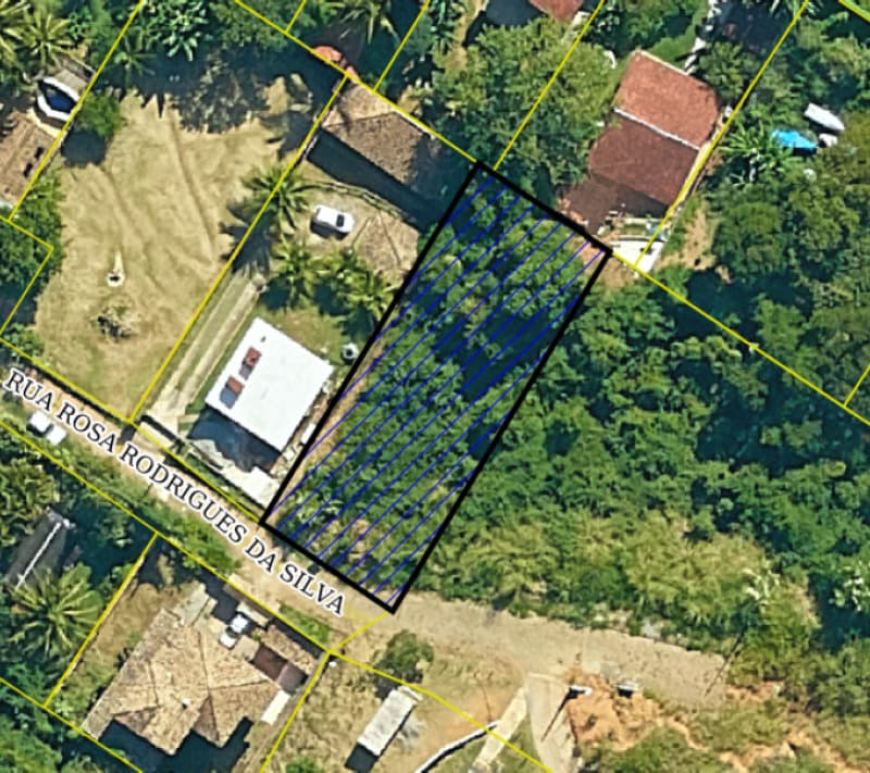 Foto 3 de 3: Terreno em leilão em Ilhabela - SP, bairro Ribeirão — LOTE 002 Terreno Localizado na Rua Rosa Rodrigues da Silva, 187 · Ribeirão (lado sul)