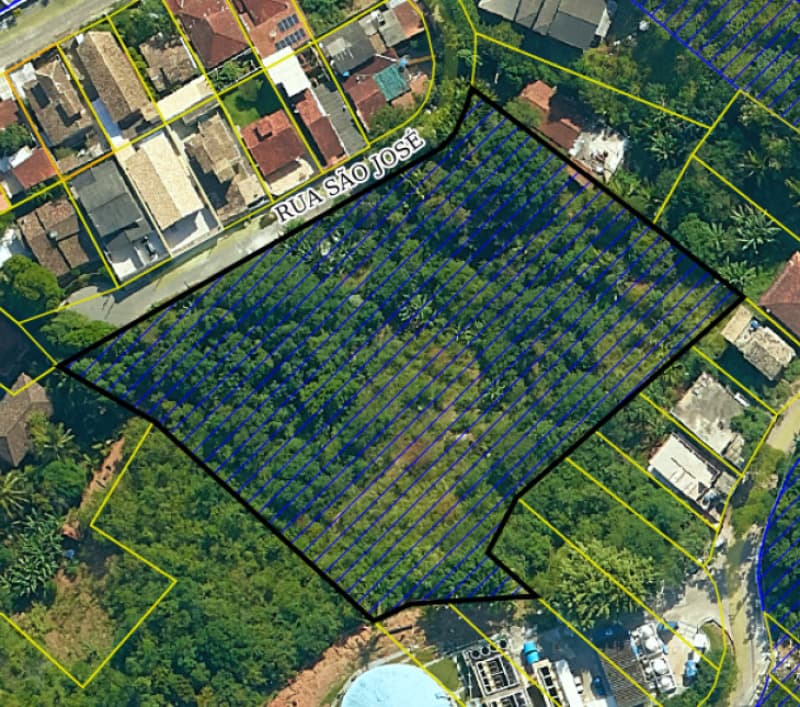 Foto 3 de 3: Terreno em leilão em Ilhabela - SP, bairro Água Branca — LOTE 003 Terreno Localizado na Rua São José, 537 · Água Branca (lado norte/central)