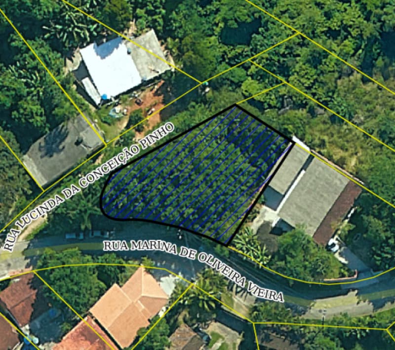 Foto 3 de 3: Terreno em leilão em Ilhabela - SP, bairro Costa Bela — LOTE 004 Terreno Localizado na Rua Marina de Oliveira Vieira, 233 · Costa Bela (lado norte/central)