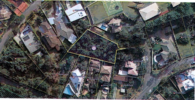 Foto 1 de 3: Terreno em leilão em Ilhabela - SP — LOTE 006 Terreno Localizado na Travessa do Mundeu, s/nº · Engenho D'Água (lado norte)