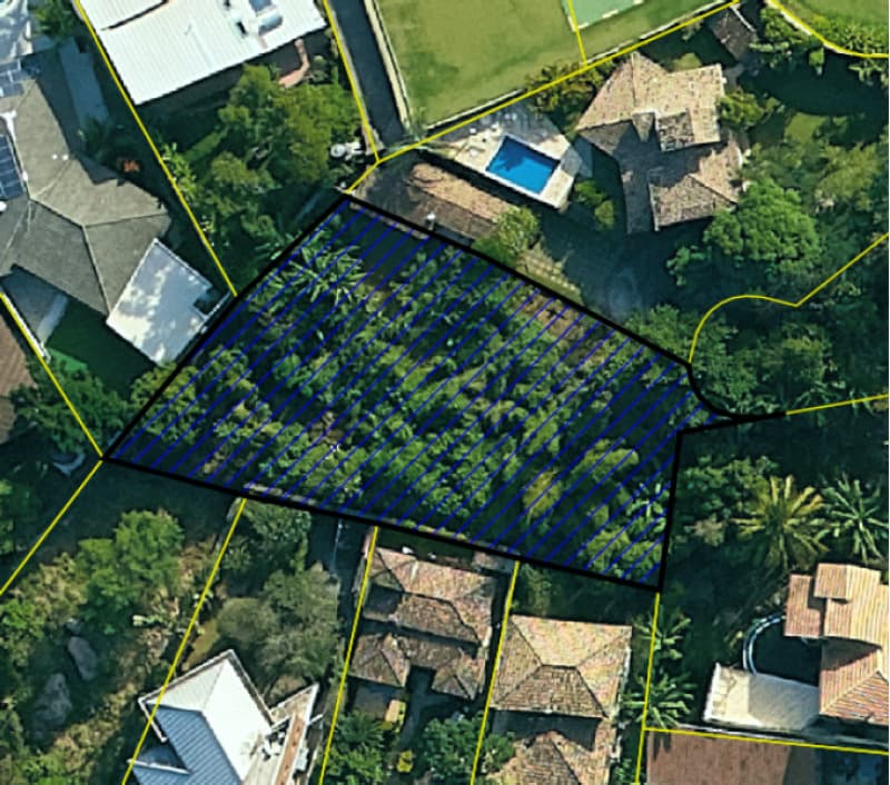 Foto 3 de 3: Terreno em leilão em Ilhabela - SP — LOTE 006 Terreno Localizado na Travessa do Mundeu, s/nº · Engenho D'Água (lado norte)