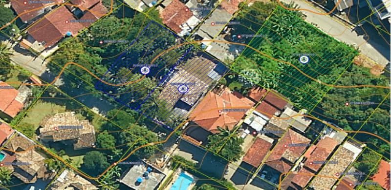 Foto 1 de 3: Terreno em leilão em Ilhabela - SP, bairro Ribeirão — LOTE 008 Terreno Localizado na Rua Paulina Serafim dos Anjos, 235 · Ribeirão (lado sul)