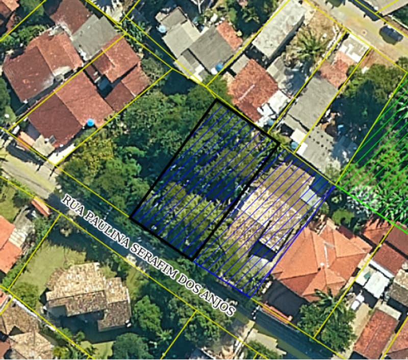 Foto 3 de 3: Terreno em leilão em Ilhabela - SP, bairro Ribeirão — LOTE 008 Terreno Localizado na Rua Paulina Serafim dos Anjos, 235 · Ribeirão (lado sul)