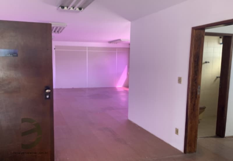 Foto 8 de 14: Comercial em leilão em São José - SC — LOTE 001 Sala Comercial