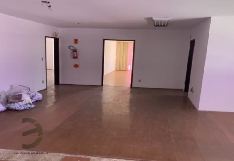 Foto 13 de 14: Comercial em leilão em São José - SC — LOTE 001 Sala Comercial