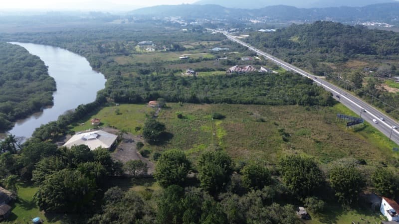 Foto 11 de 16: Terreno em leilão em Florianópolis - SC — LOTE 001 Imóvel