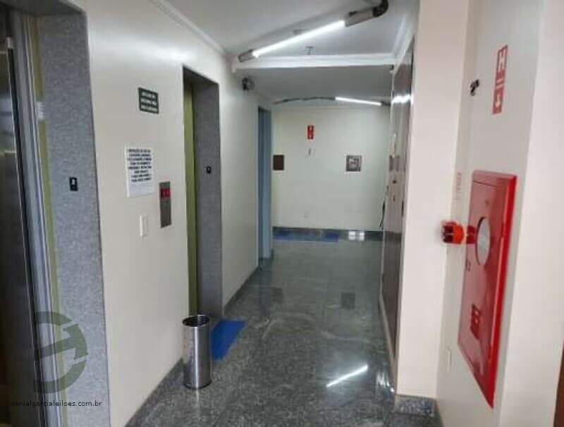 Foto 12 de 20: Comercial em leilão em Bragança Paulista - SP, bairro Centro — LOTE 001 Sala e Vaga de Garagem