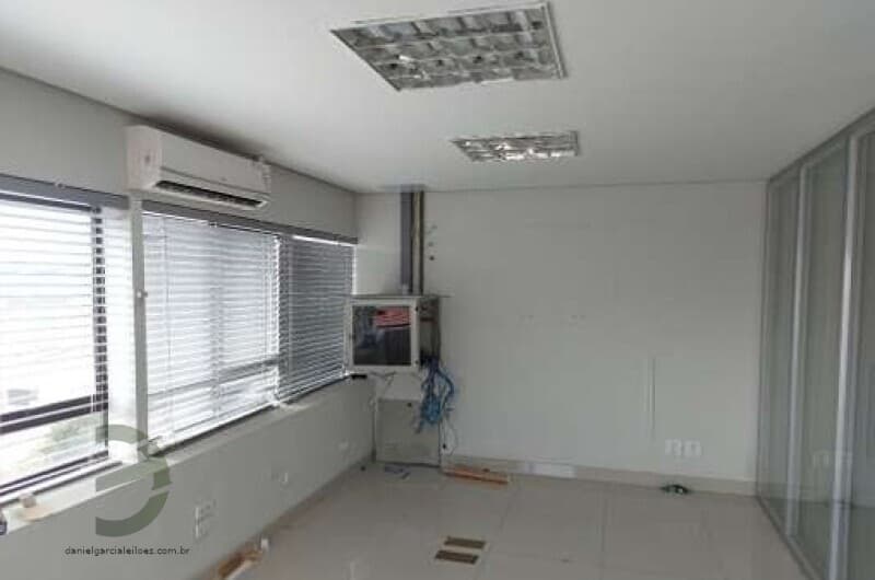 Foto 19 de 20: Comercial em leilão em Bragança Paulista - SP, bairro Centro — LOTE 001 Sala e Vaga de Garagem