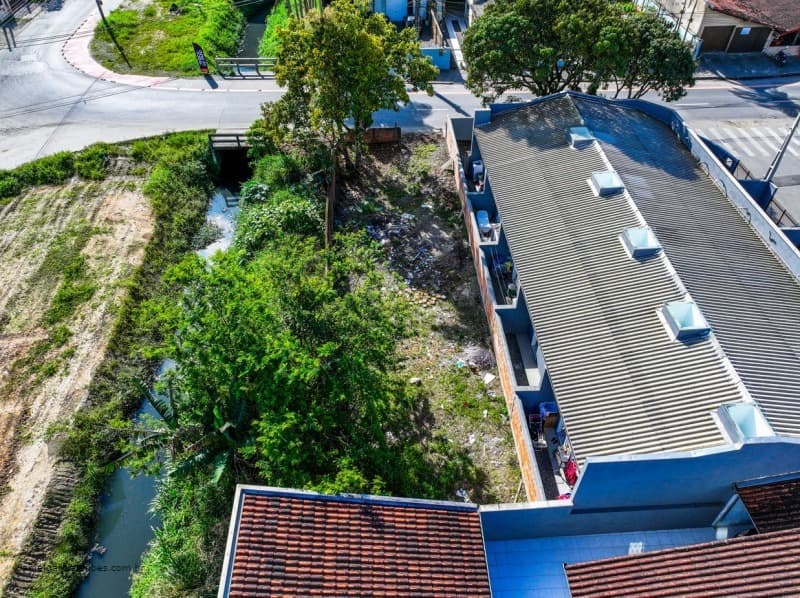 Foto 1 de 16: Terreno em leilão em Joinville - SC, bairro Paranaguamirim — LOTE 003 Terreno