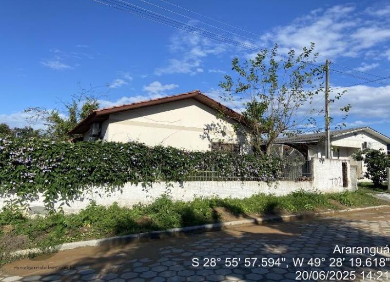 Foto 8 de 12: Casa em leilão em Araranguá - SC, bairro Coloninha — LOTE 012 Imóvel