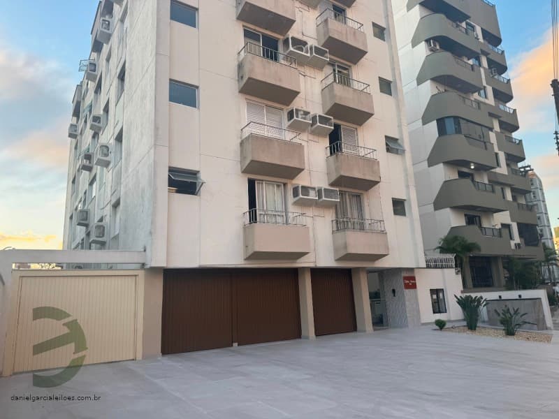 Foto 1 de 12: Apartamento em leilão em Criciúma - SC, bairro Comerciário — LOTE 001 Apartamento e Vaga de Garagem