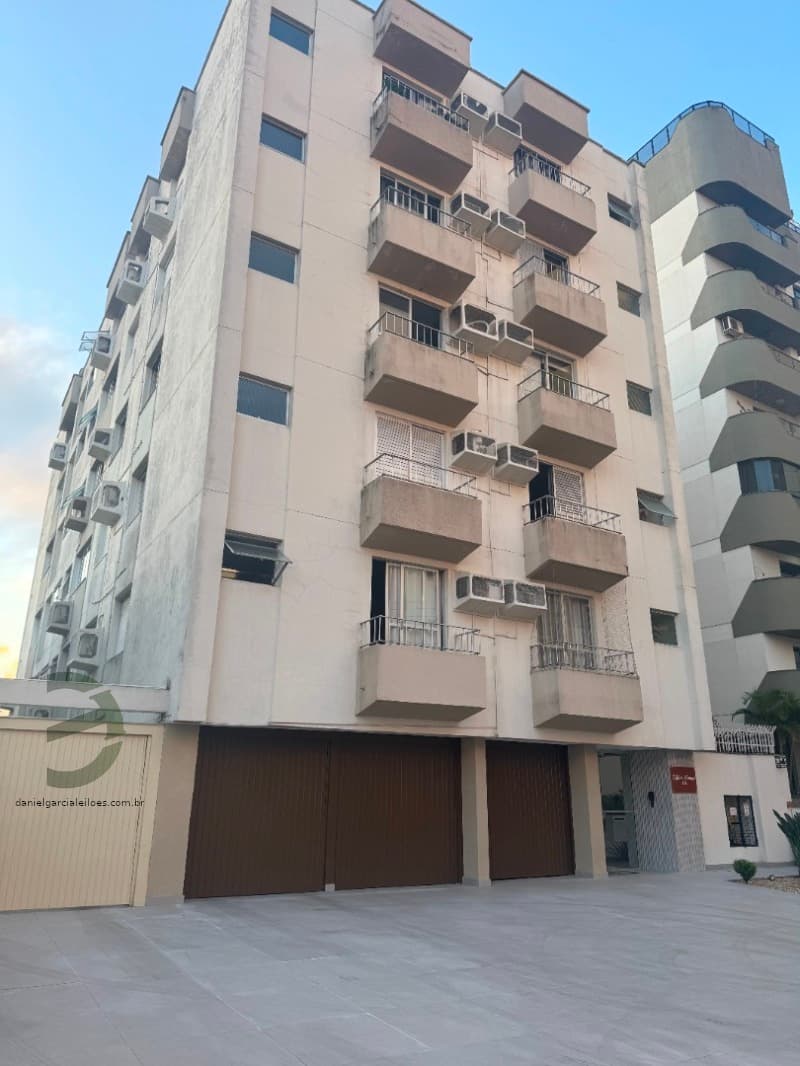 Foto 2 de 12: Apartamento em leilão em Criciúma - SC, bairro Comerciário — LOTE 001 Apartamento e Vaga de Garagem
