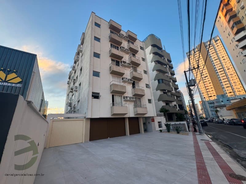 Foto 5 de 12: Apartamento em leilão em Criciúma - SC, bairro Comerciário — LOTE 001 Apartamento e Vaga de Garagem