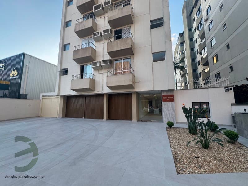 Foto 11 de 12: Apartamento em leilão em Criciúma - SC, bairro Comerciário — LOTE 001 Apartamento e Vaga de Garagem