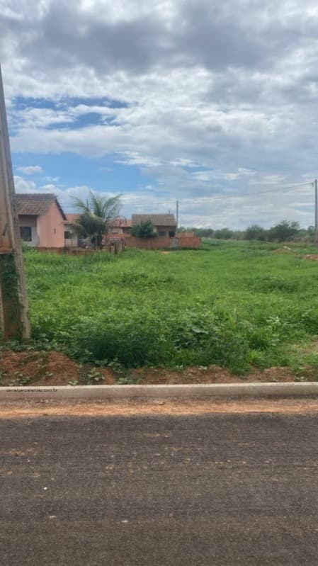 Foto 3 de 8: Terreno em leilão em Flores De Goiás - GO, bairro Jardim Alvorada — LOTE 016 Terreno