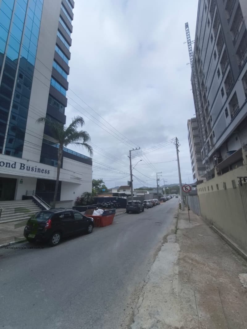 Foto 4 de 9: Comercial em leilão em Florianópolis - SC, bairro Agronômica — LOTE 017 Sala Comercial e Vaga de Garagem