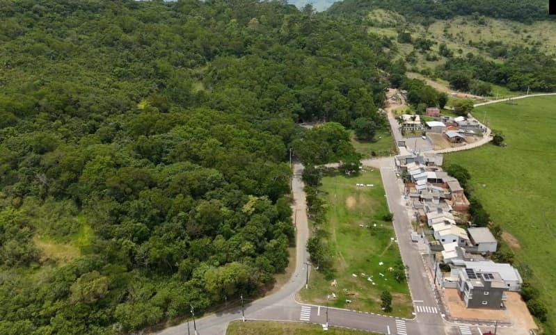 Area Rural em leilão em Capivari De Baixo - SC, bairro Caçador — LOTE 024 Terreno