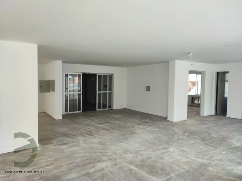 Foto 7 de 9: Comercial em leilão em Curitiba - PR — LOTE 001 Sala Comercial e Vagas de Garagem