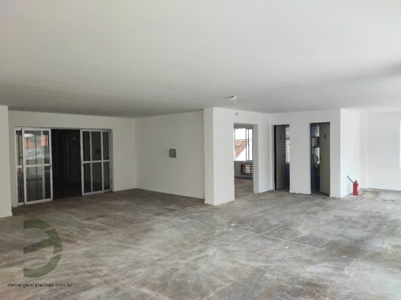 Foto 8 de 9: Comercial em leilão em Curitiba - PR — LOTE 001 Sala Comercial e Vagas de Garagem