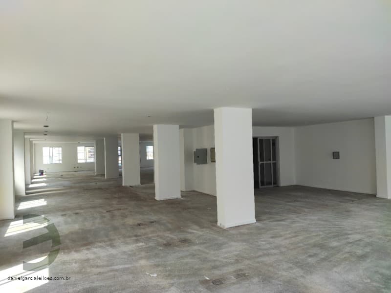 Foto 9 de 9: Comercial em leilão em Curitiba - PR — LOTE 001 Sala Comercial e Vagas de Garagem