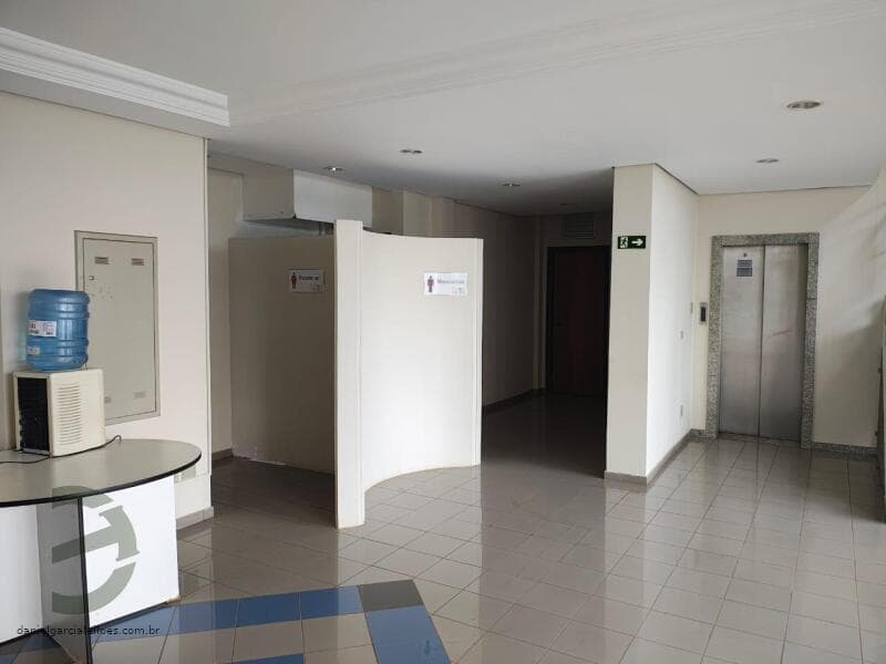 Foto 11 de 19: Comercial em leilão em Londrina - PR, bairro Centro — LOTE 004 Prédio Comercial