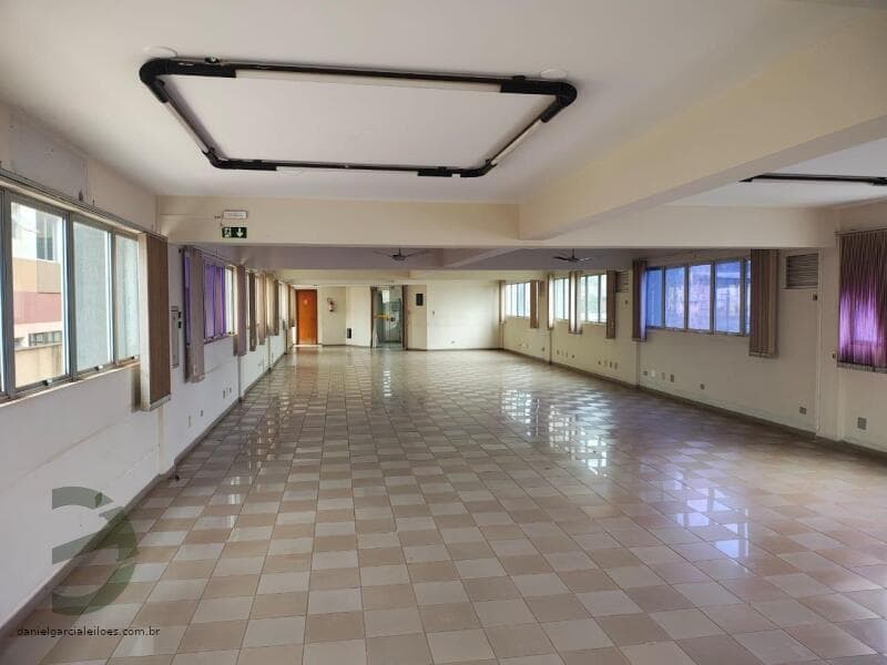 Foto 13 de 19: Comercial em leilão em Londrina - PR, bairro Centro — LOTE 004 Prédio Comercial